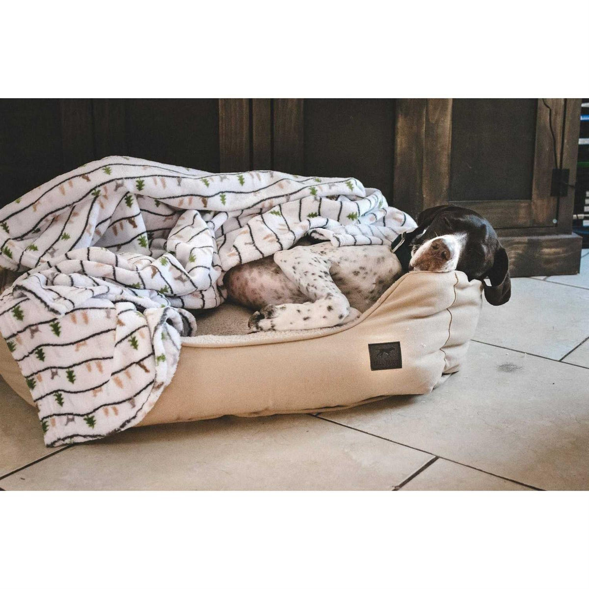 Bolster Bed R719395